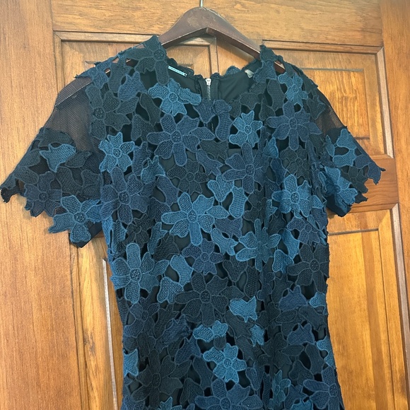 Elie Tahari Ophelia Lace Sheath Dress in Black/Blue size 4 - Picture 6 of 13